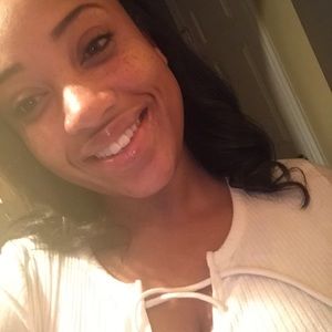 Meet your Posher, Janel